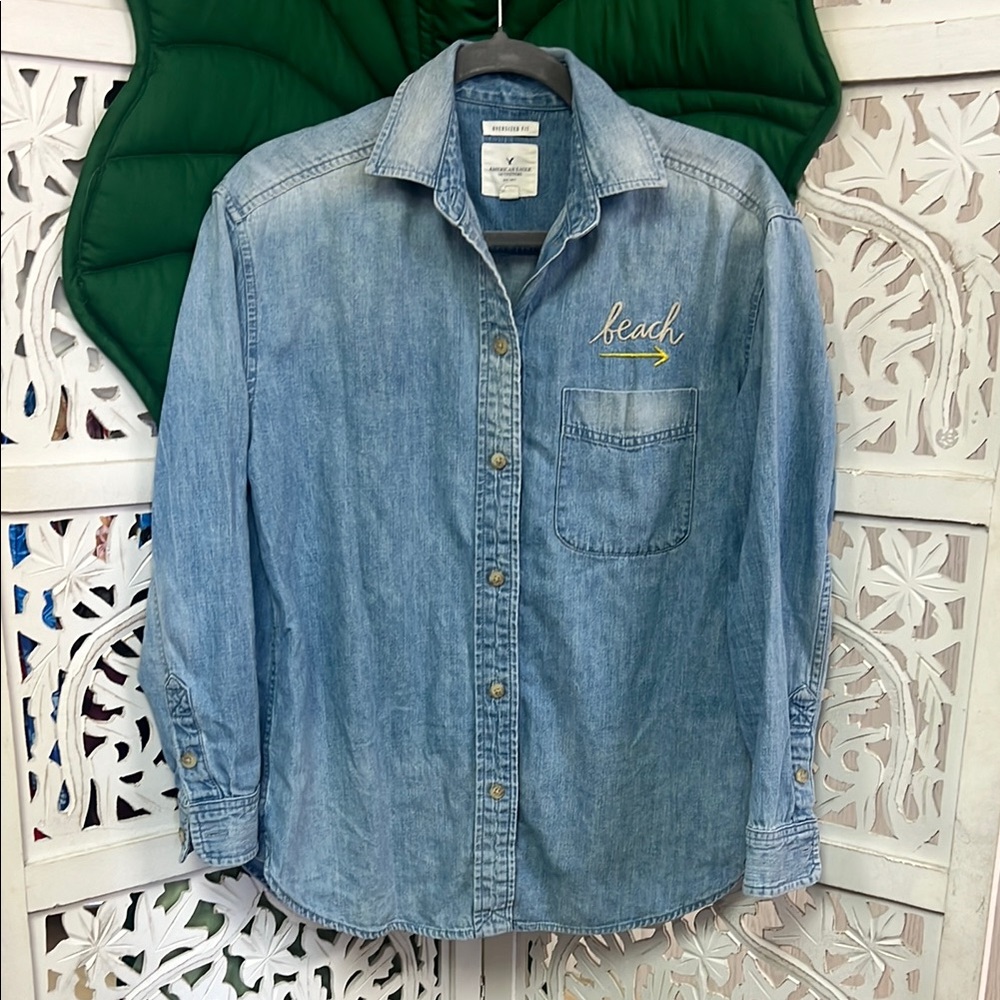 American Eagle denim oversized button up boyfriend embroidered beach shirt. XS